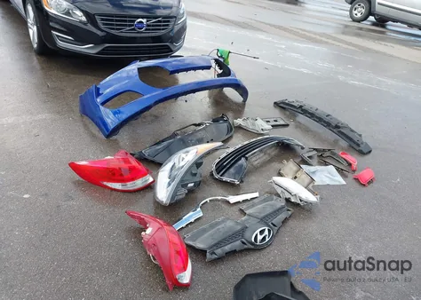 2013 Hyundai Veloster Base W/Black from USA, damaged, VIN KMHTC6AD0DU096702